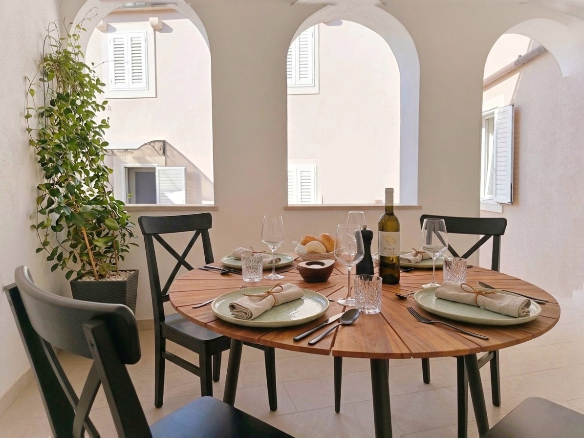 Veranda 1